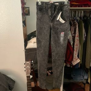 Acid Wash Levi’s Skinny Jeans